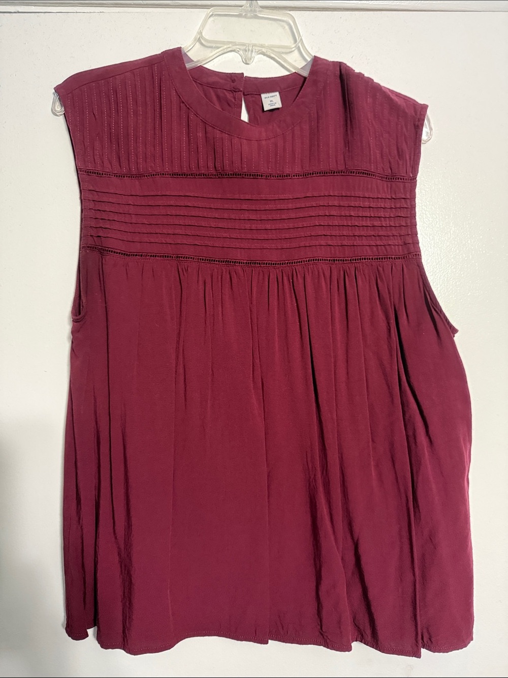 Old Navy Burgundy Sleeveless Pintuck Yoke Blouse (XL)